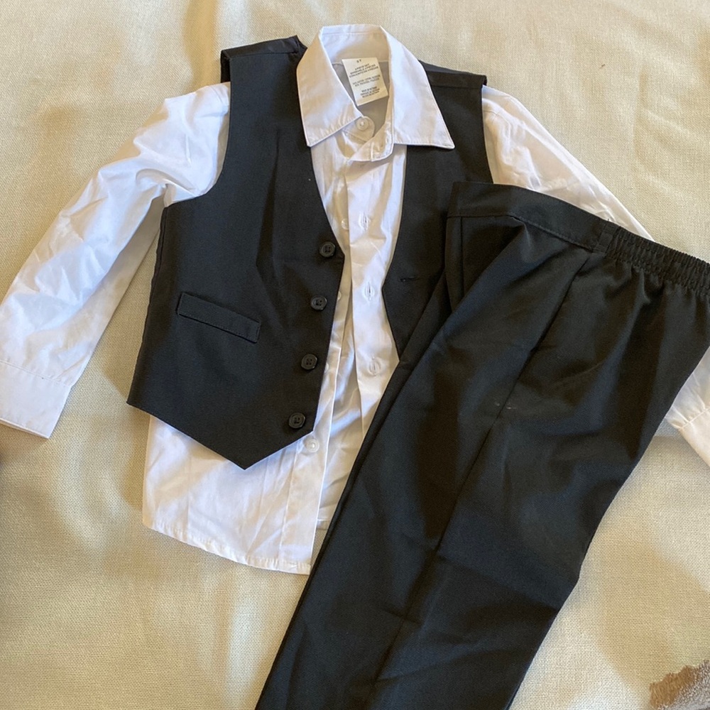 Boys suits size 5
